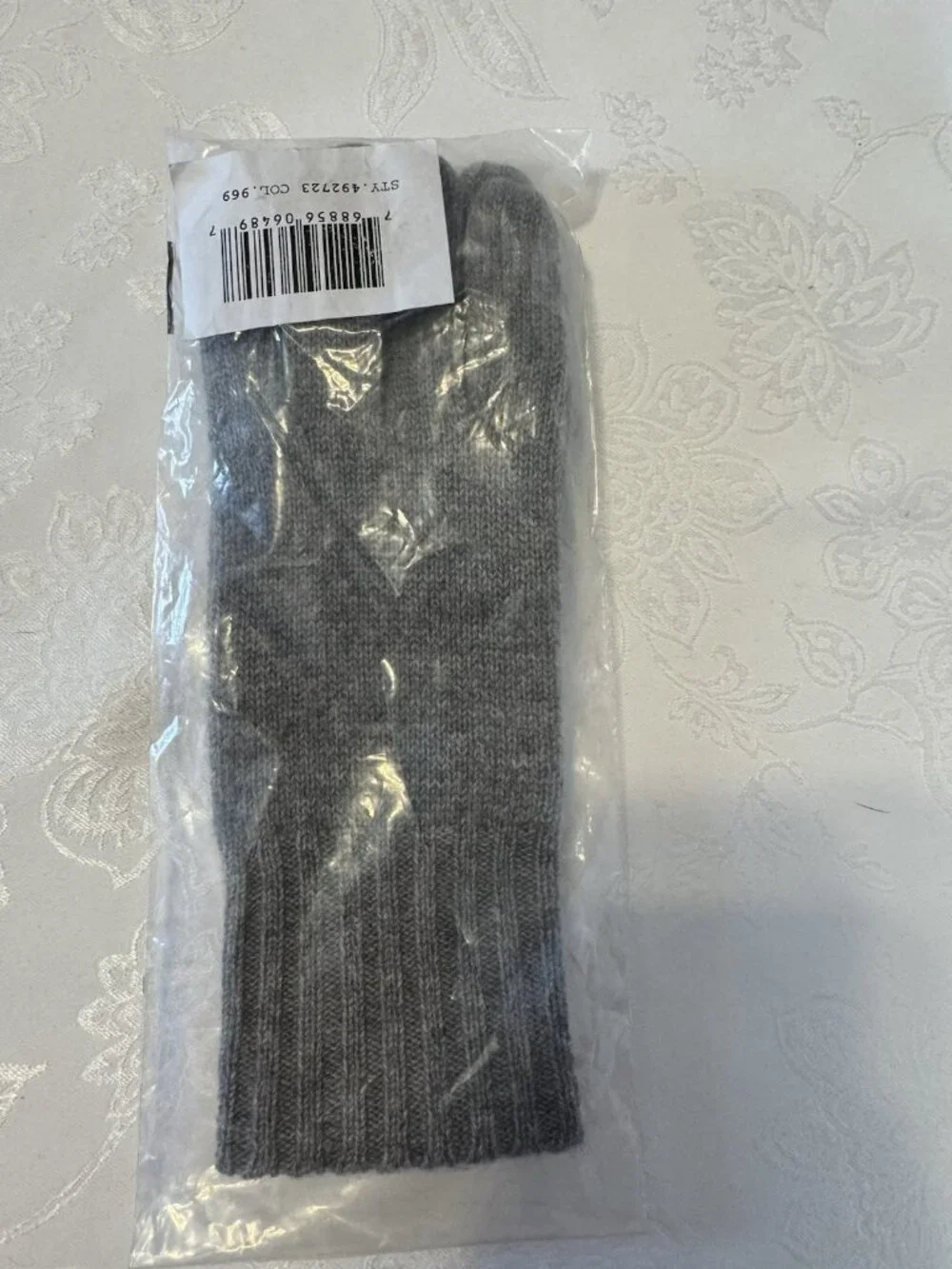 Spring & Mercer Gray Knit Cashmere Gloves Lord & Taylor NEW